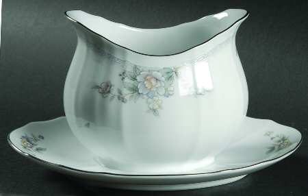 Smithfield Gravy Boat with Attached Underplate