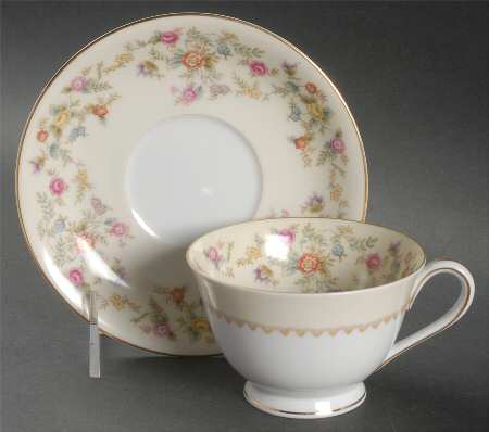 Smilax Footed Cup & Saucer Set