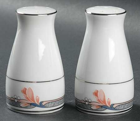 Snow Petal Salt & Pepper Set