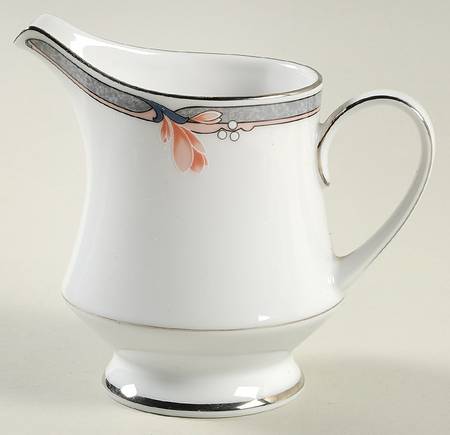 Snow Petal Creamer