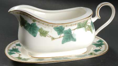 Southern Estate Gravy Boat & Underplate (Relish/Butter)