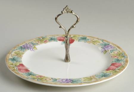 Sonoma Gardens Round Serving Plate with Handle (DP)