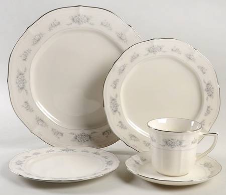 Southern Lace 5 Piece Place Setting by Noritake