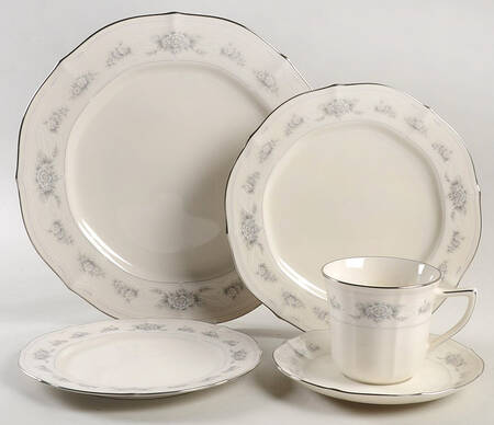 Southern Lace 40 Piece Estate Set