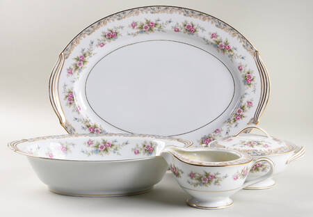 Somerset 5 Piece Hostess Set by Noritake