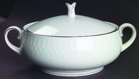 Sonoma Round Covered Vegetable