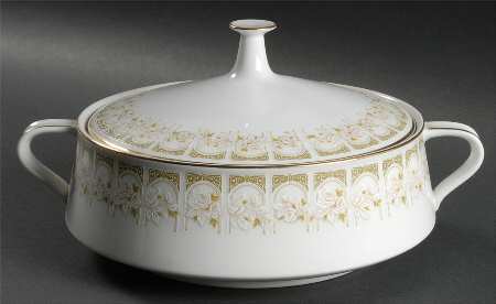 Sonia Round Covered Vegetable