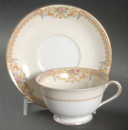Sonoda Footed Cup & Saucer Set