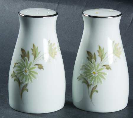 Soroya Salt & Pepper Set