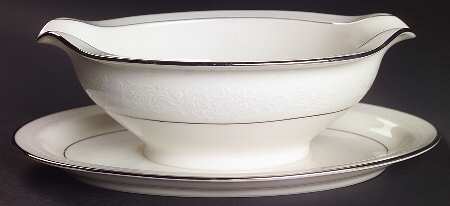 Sorrento Gravy Boat with Attached Underplate