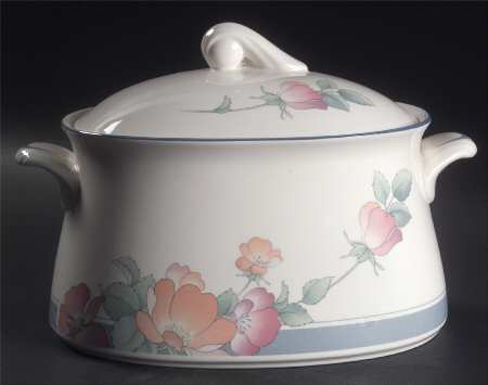 Spring Blush Oval Covered Vegetable