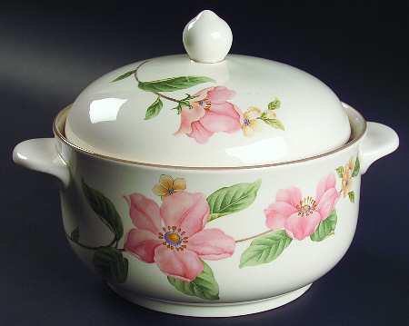 Spring Debut 2 Qt Round Covered Casserole