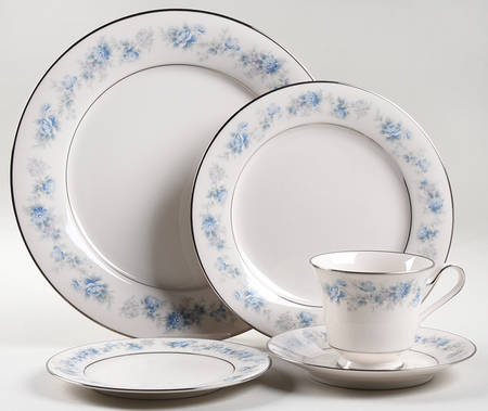 Splendor 5 Piece Place Setting