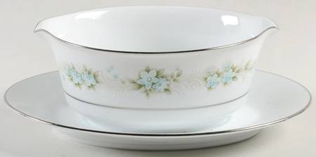 Spring Valley Gravy Boat with Attached Underplate