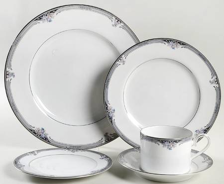 Squirewood 40 Piece Estate Set