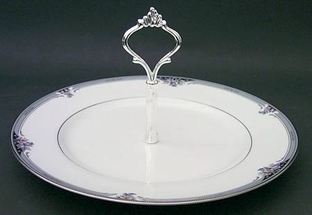 Squirewood Round Serving Plate with Handle (DP)