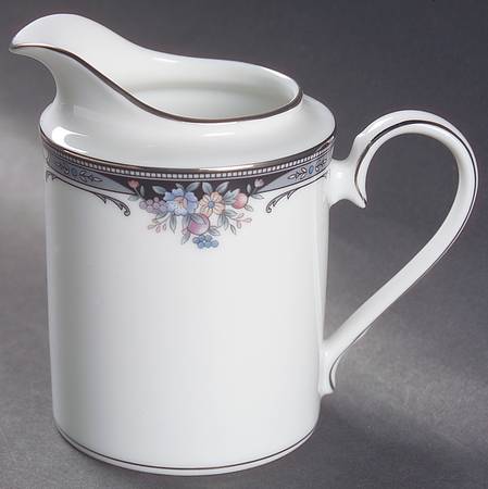 Squirewood Creamer