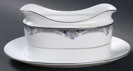 Squirewood Gravy Boat with Attached Underplate
