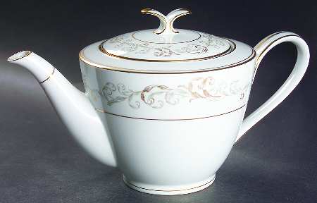 Stanwyck Teapot & Lid