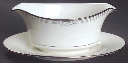 Sterling Cove Gravy Boat with Attached Underplate