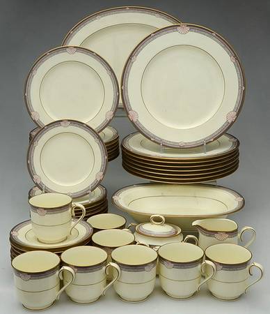 Stanford Court 45 Piece Estate Set