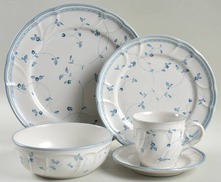 Strawberry Delight 5 Piece Place Setting by Noritake