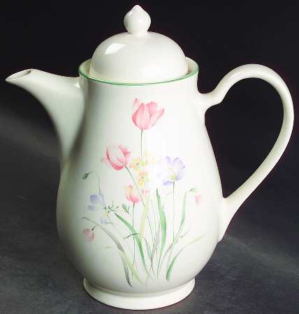 Stepping High Coffee Pot & Lid
