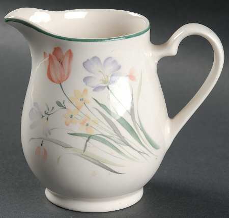 Stepping High Creamer
