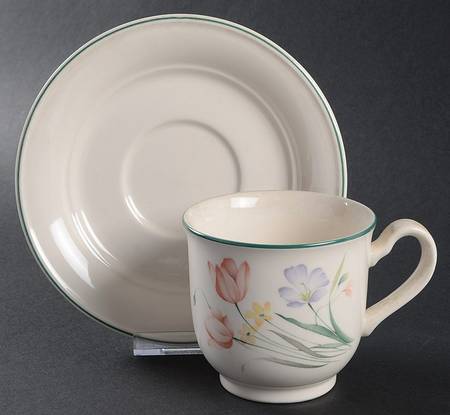 Stepping High Footed Cup & Saucer Set