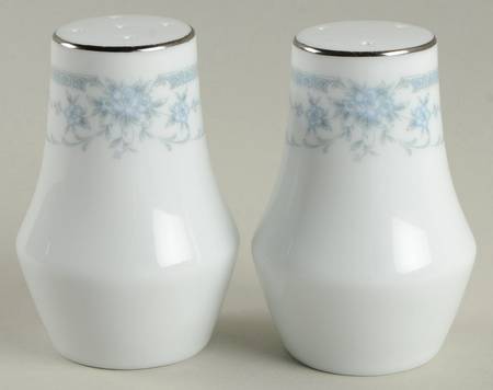 String of Pearls Salt & Pepper Set