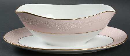 Stratford Gravy Boat with Attached Underplate