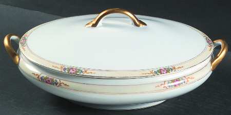 Strathmore Oval Covered Vegetable