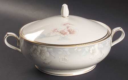 Susan Anne Round Covered Vegetable