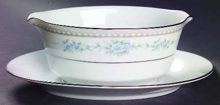 Sutton Court Gravy Boat with Attached Underplate