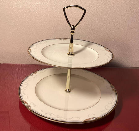Sunswept 2 Tiered Serving Tray (Dinner & Salad Plate)