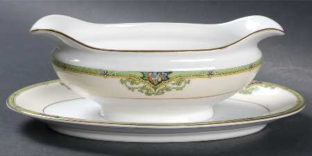 Surrey Gravy Boat with Attached Underplate