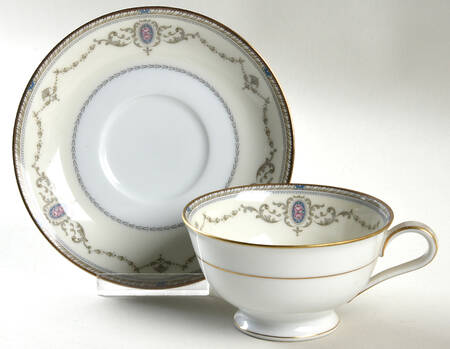 Sutherland Footed Cup & Saucer Set