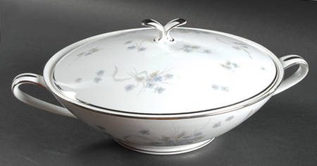 Suzette Round Covered Vegetable