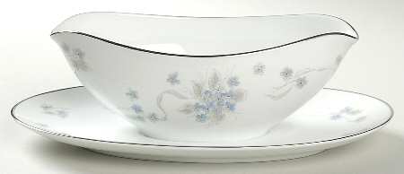 Suzette Gravy Boat with Attached Underplate