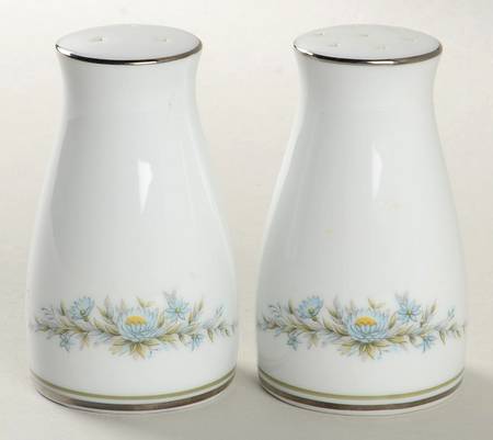 Swansia Salt & Pepper Set