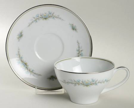 Swansia Flat Cup & Saucer Set