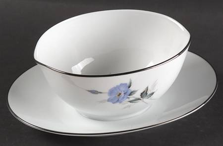 Sylvia Gravy Boat with Attached Underplate