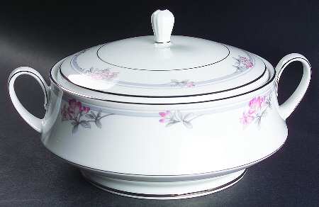 Tarkington Round Covered Vegetable