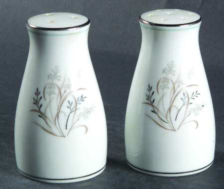 Taryn Salt & Pepper Set