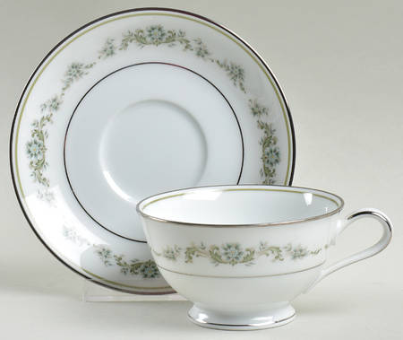 Thea Footed Cup & Saucer Set