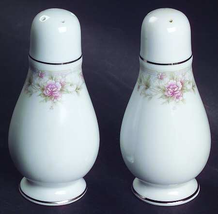 Thornton Salt & Pepper Set