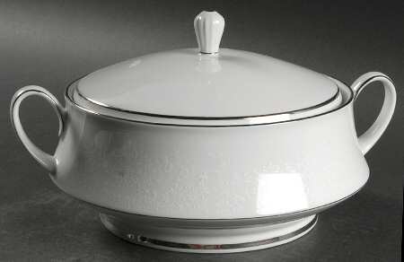 Thule (2020, 3082, P572) Round Covered Vegetable