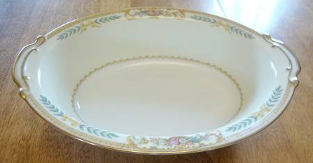Tiara 9" Oval Vegetable Bowl