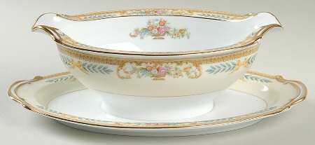 Tiara Gravy Boat with Attached Underplate