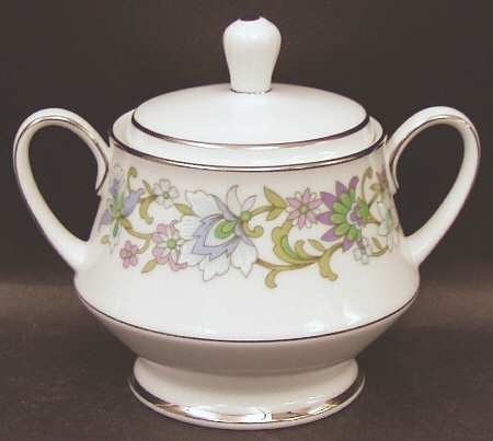 Tradition Sugar Bowl & Lid